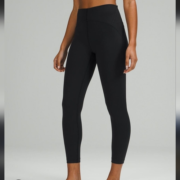 Lululemon Black Instill leggings size 8 25" inseam - Picture 6 of 6
